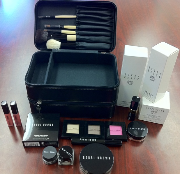 Charitybuzz Enhance your Beauty with a Bobbi Brown Makeup Kit Lot 214593