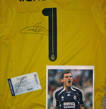iker casillas signed jersey