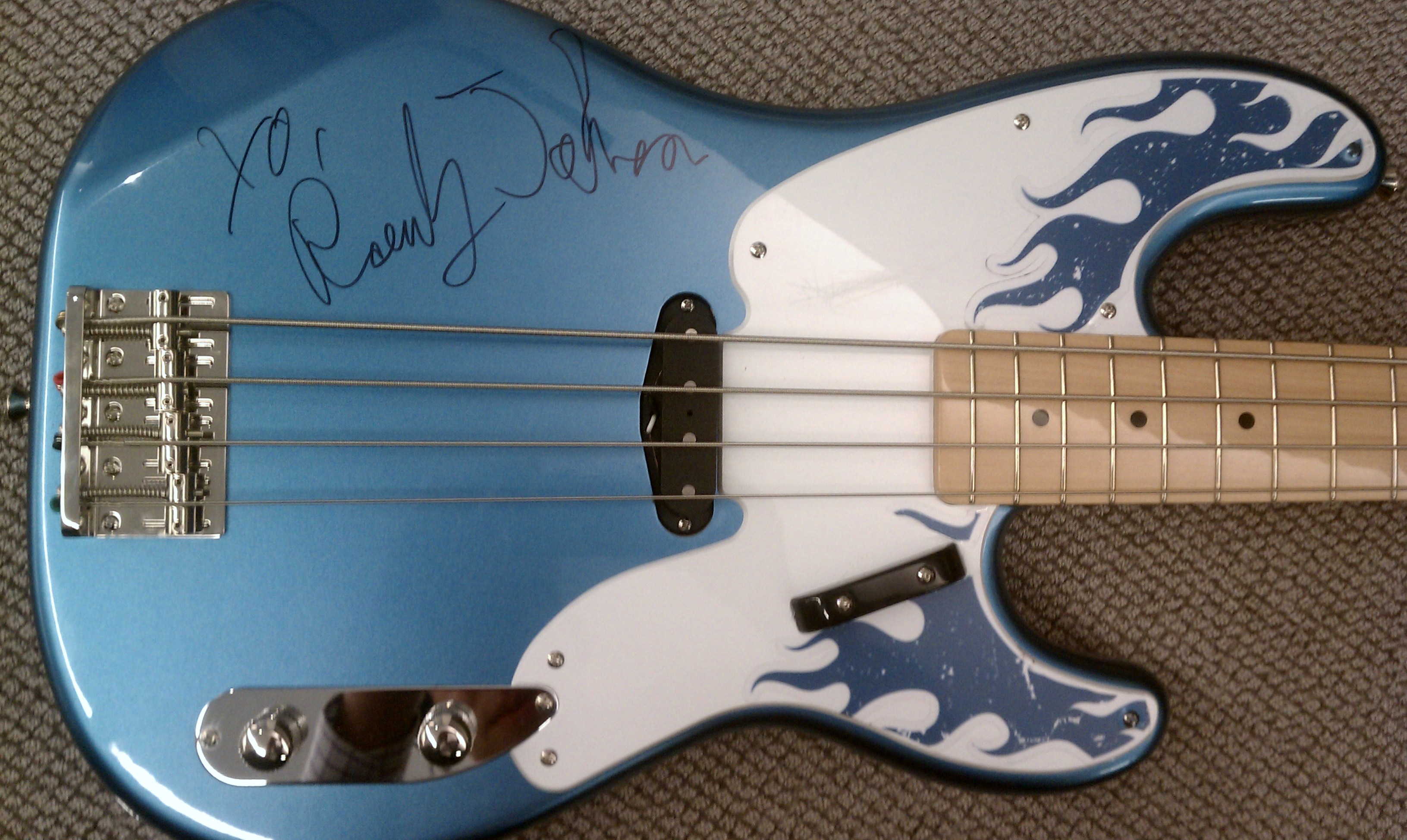 Charitybuzz: Collect a Bass Guitar Signed by Randy Jackson - Lot 32040106