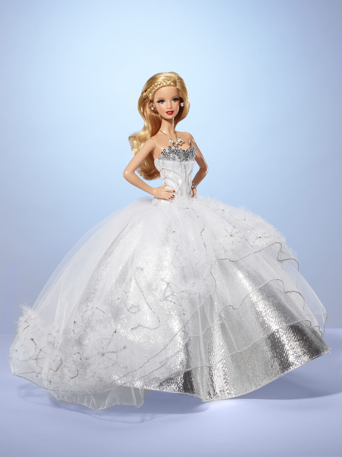 Charitybuzz Haute Hiver Barbie® Lot 331807