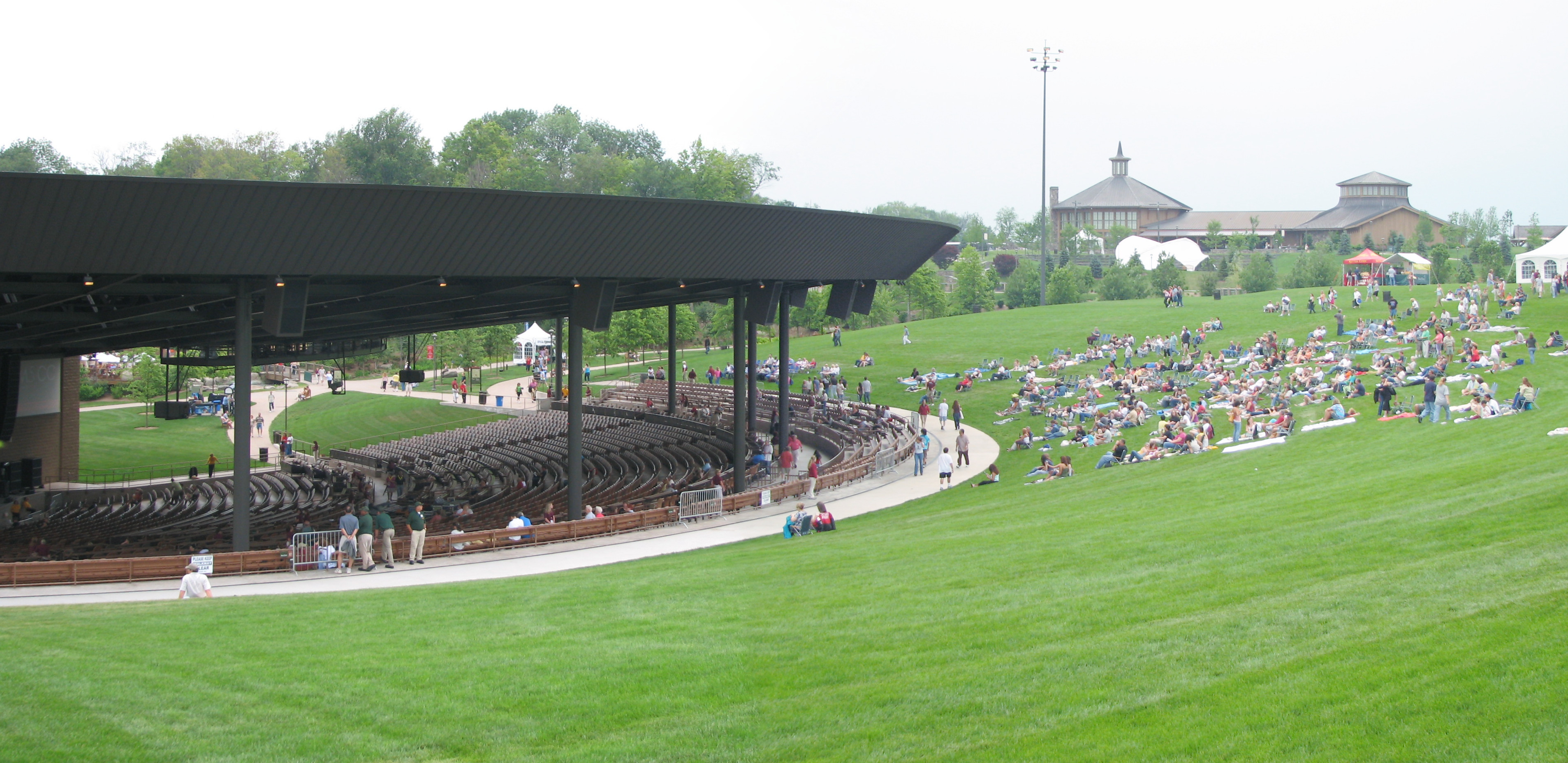 Charitybuzz 4 Box Seat Tickets to a 2013 Concert at the Museum at Bet