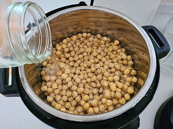 Presoaked Chickpeas Instant Pot | Instructions and Time to cook Chickpeas in Instant Pot