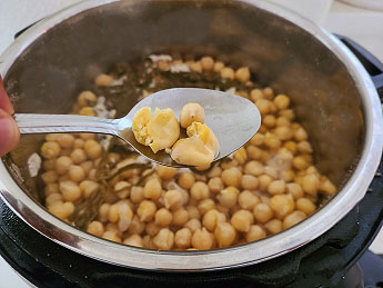 Presoaked Chickpeas Instant Pot | Instructions and Time to cook Chickpeas in Instant Pot