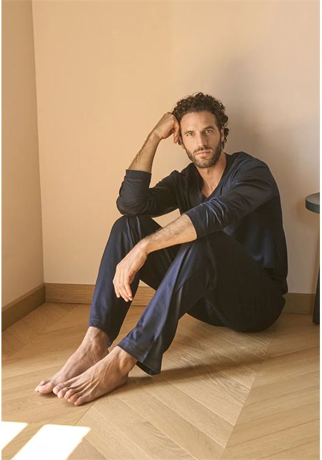 Pigiama Uomo Collo V in Lyocell 100% - Ultra Leggero e Traspirante JULIPET | JAL246103