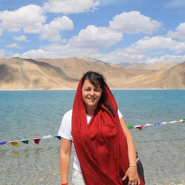 monica-is-on-couchsurfing-couchsurfing