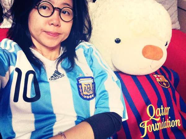 young-ju-is-on-couchsurfing-couchsurfing