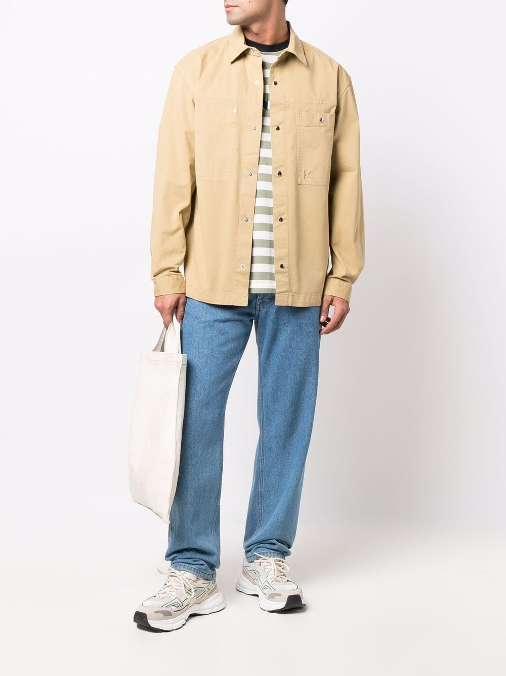 camicia con bottoni automatici