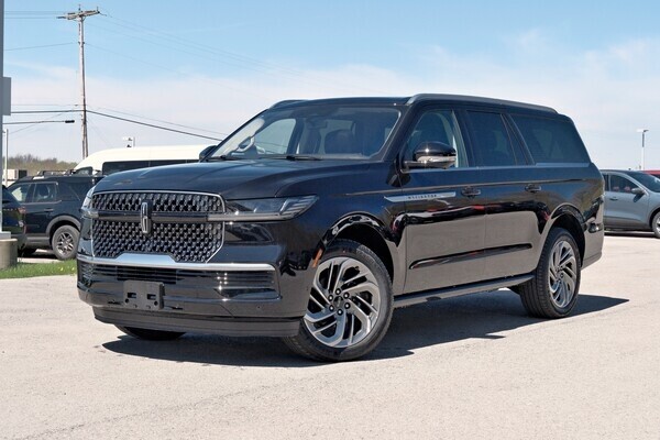 2025 Lincoln Navigator Reserve L's photo
