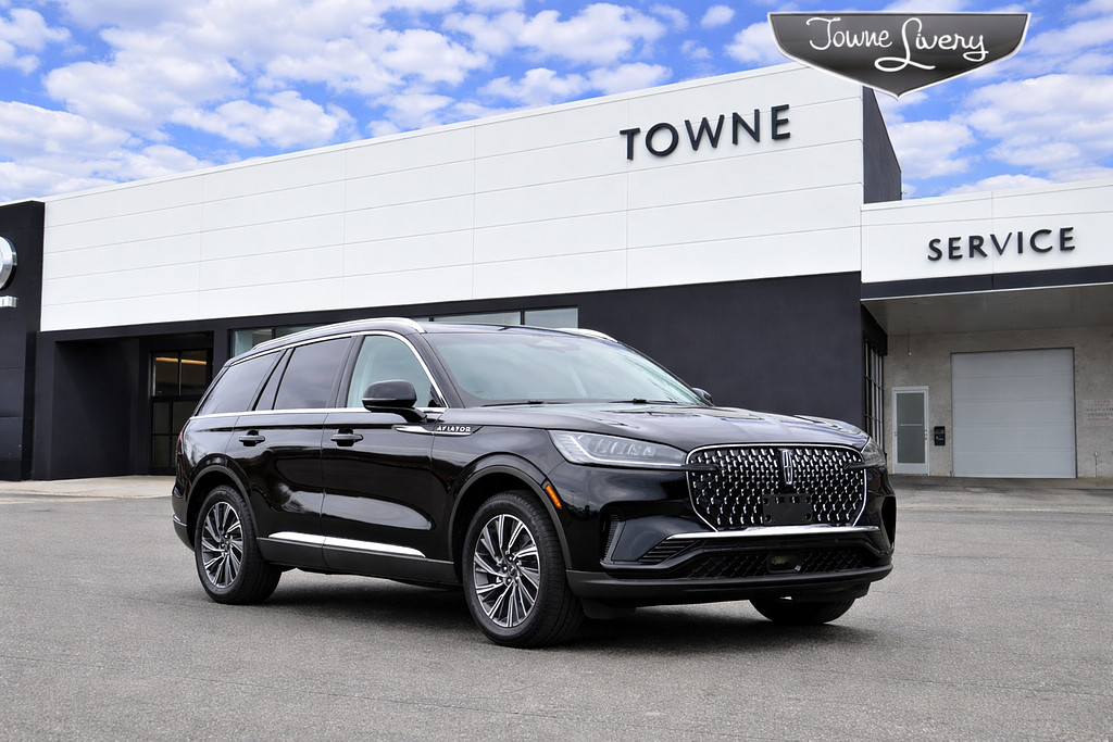 2026 Lincoln Aviator Livery AWD's photo