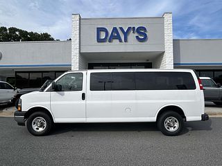 Thumbnail - 2024 Chevrolet Express Passenger
