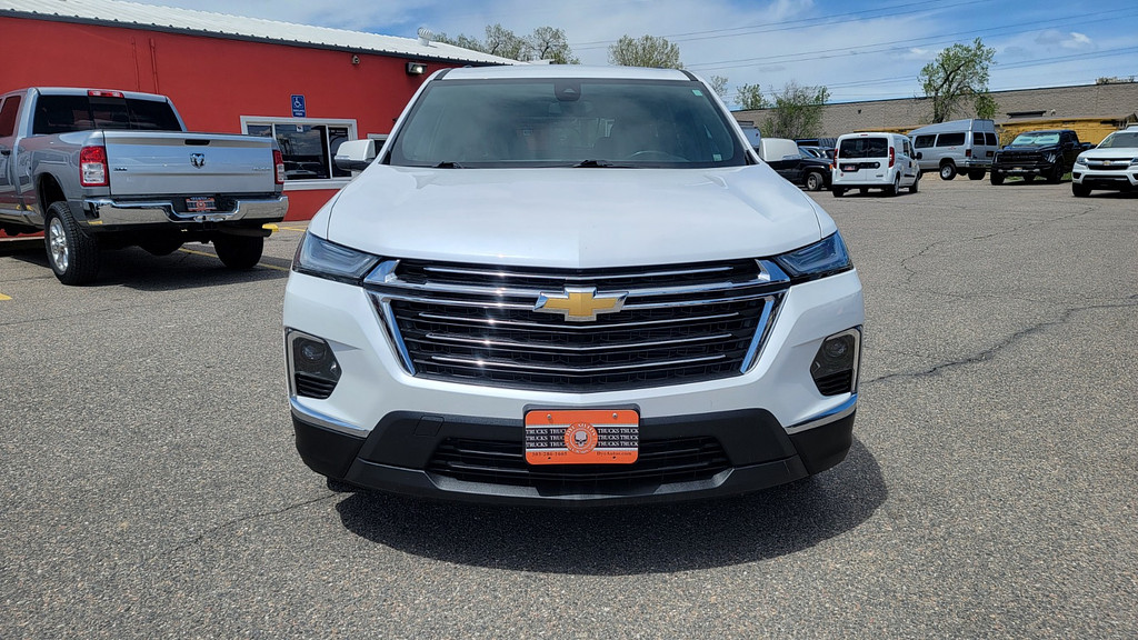 2022 Chevrolet Traverse Located at Dye Enterprises light-box-slides