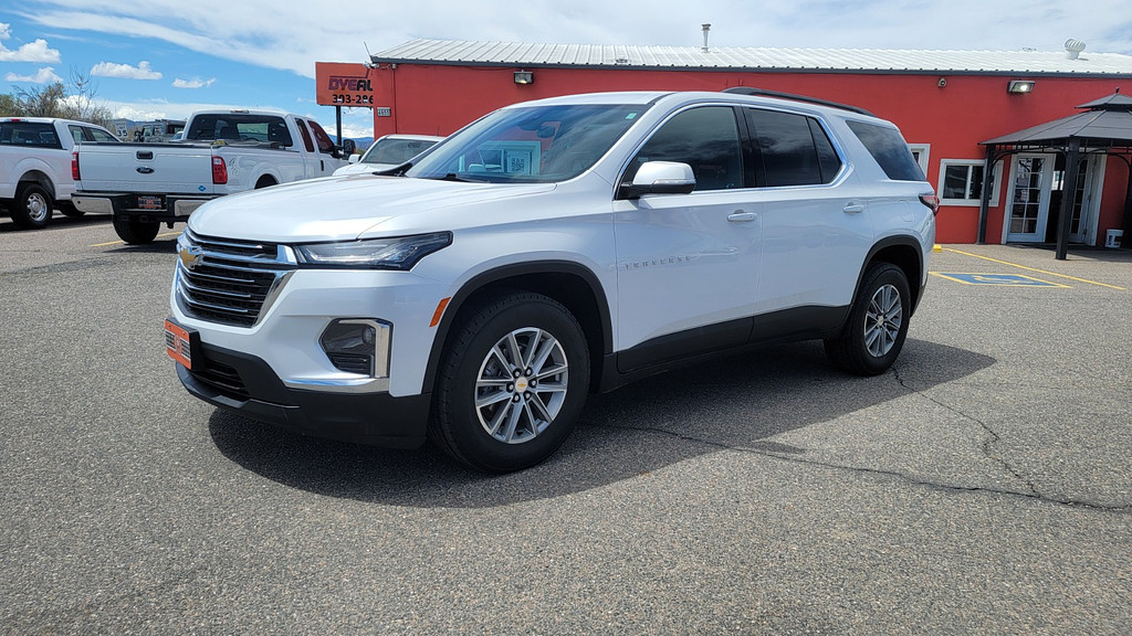 2022 Chevrolet Traverse Located at Dye Enterprises light-box-slides