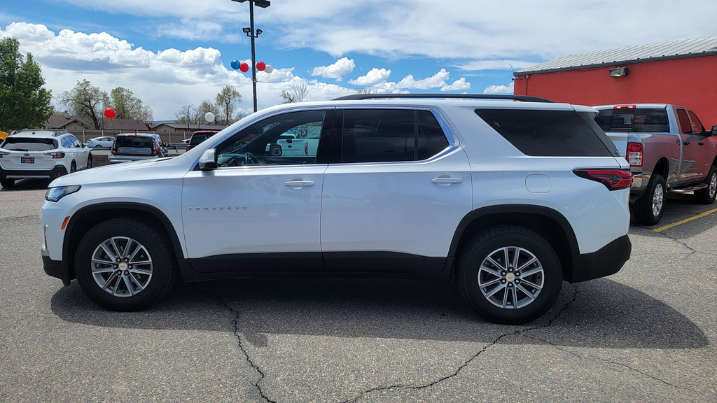 2022 Chevrolet Traverse Located at Dye Enterprises light-box-slides