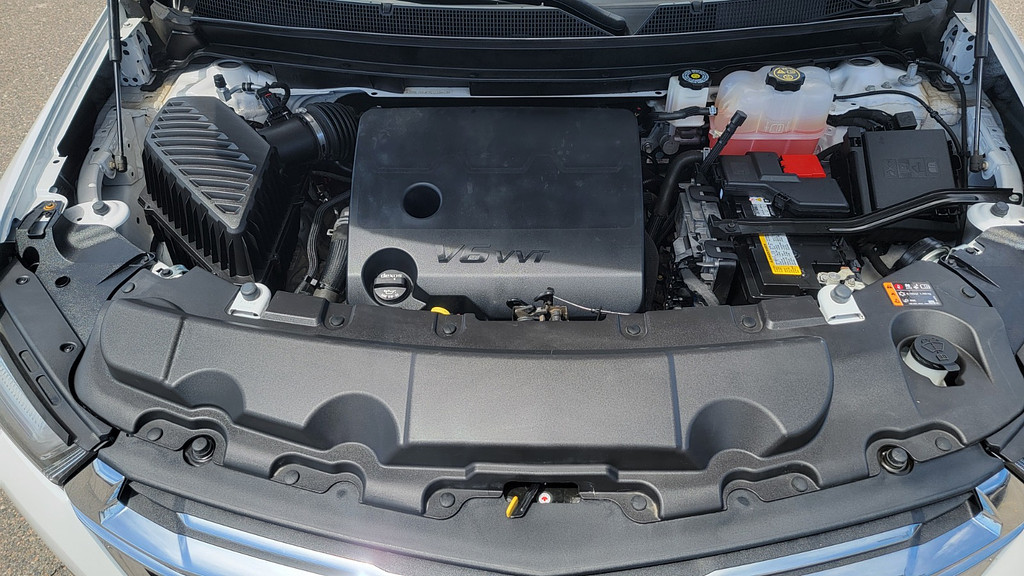 2022 Chevrolet Traverse Located at Dye Enterprises light-box-slides