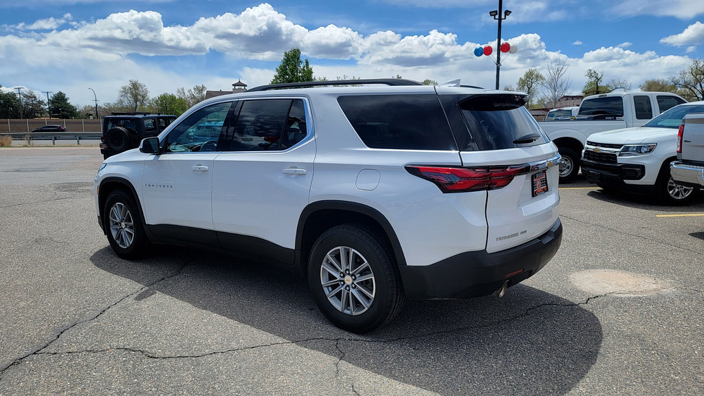 2022 Chevrolet Traverse Located at Dye Enterprises light-box-slides
