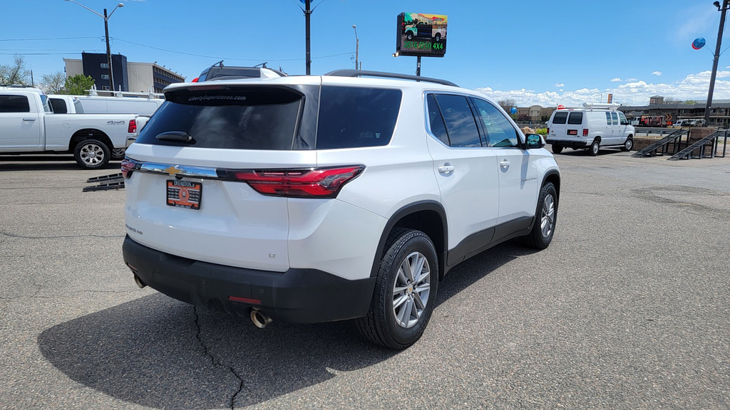 2022 Chevrolet Traverse Located at Dye Enterprises light-box-slides