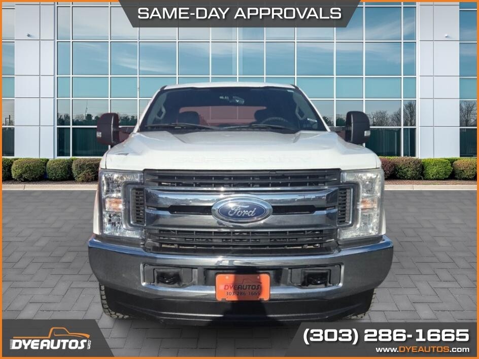 2017 Ford F-250 XLT photo 2