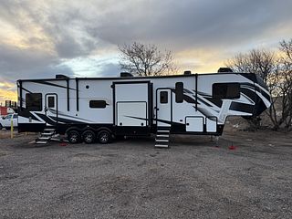 Thumbnail - 2021 DUTCHMAN VOLTAGE