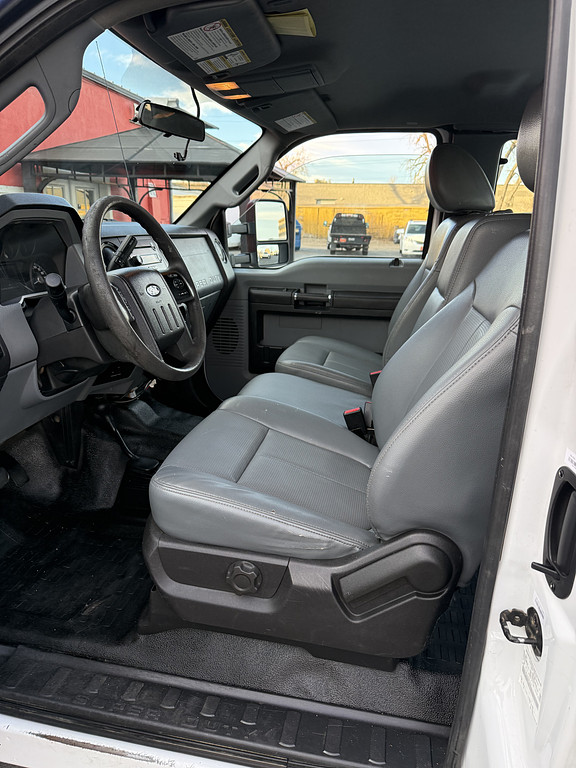 2016 Ford F250 Located at Dye Enterprises light-box-slides