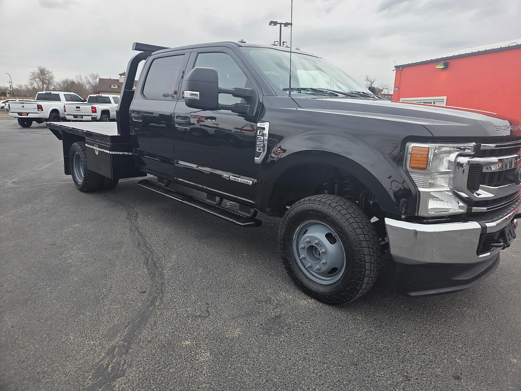 2022 Ford F-350 Super Duty Chassis Cab XLT
