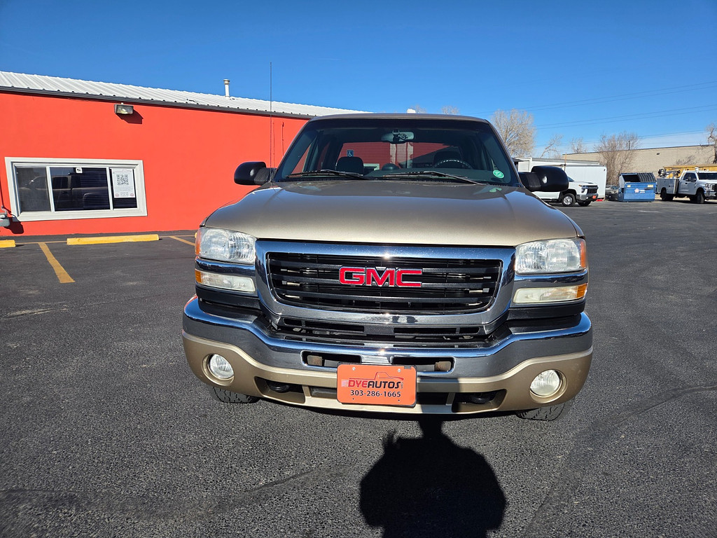 2005 GMC SIERRA K2500 Located at Dye Enterprises slide-image
