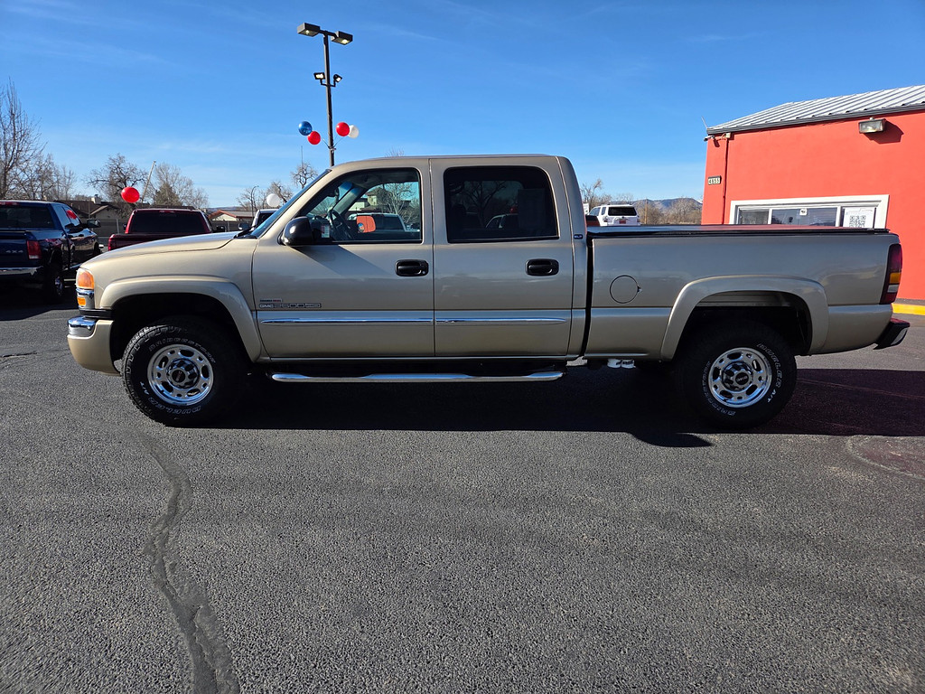 2005 GMC SIERRA K2500 Located at Dye Enterprises slide-image
