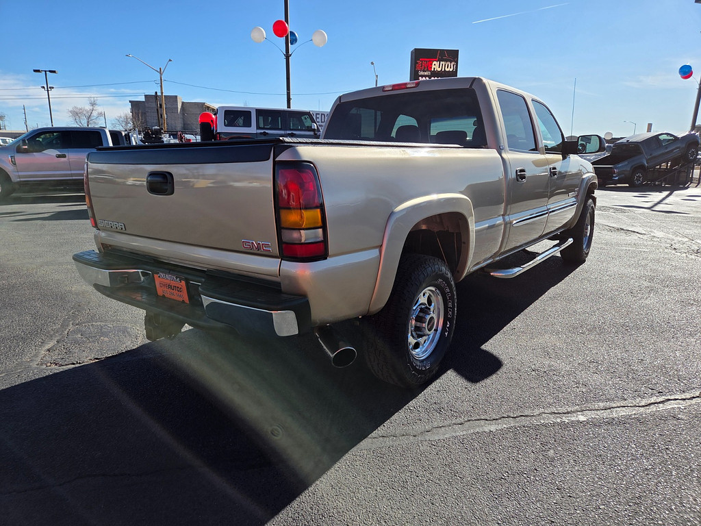 2005 GMC SIERRA K2500 Located at Dye Enterprises light-box-slides