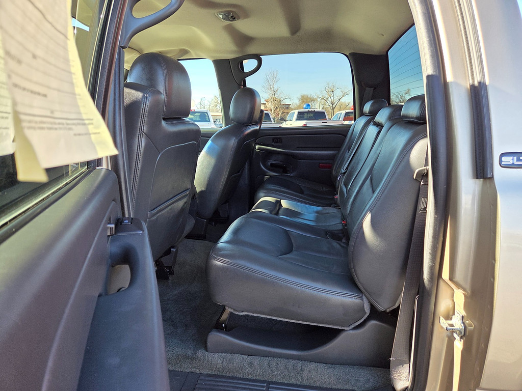 2005 GMC SIERRA K2500 Located at Dye Enterprises light-box-slides