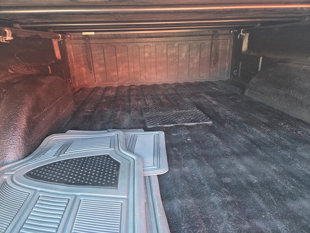 2005 GMC SIERRA K2500 Located at Dye Enterprises light-box-slides