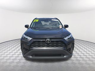 Thumbnail - 2025 Toyota RAV4