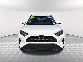 Thumbnail - 2025 Toyota RAV4