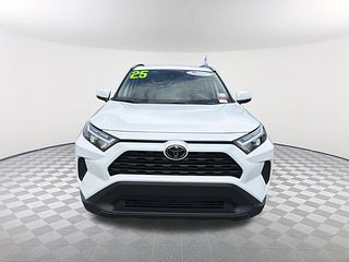 Thumbnail - 2025 Toyota RAV4