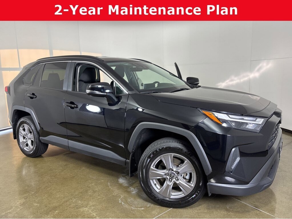 2025 Toyota RAV4 XLE's photo