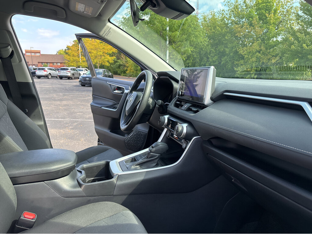 image-34 2025 Toyota RAV4