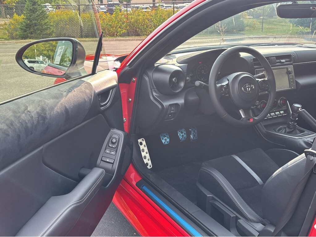 image-2 2025 Toyota GR86