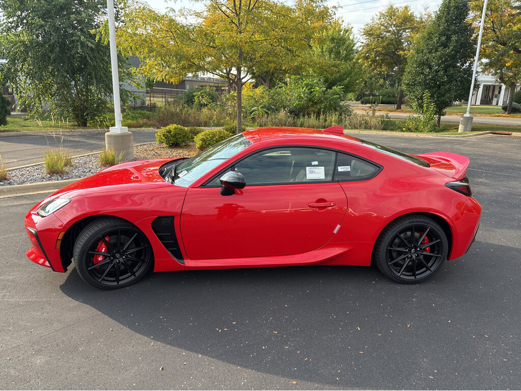 image-10 2025 Toyota GR86