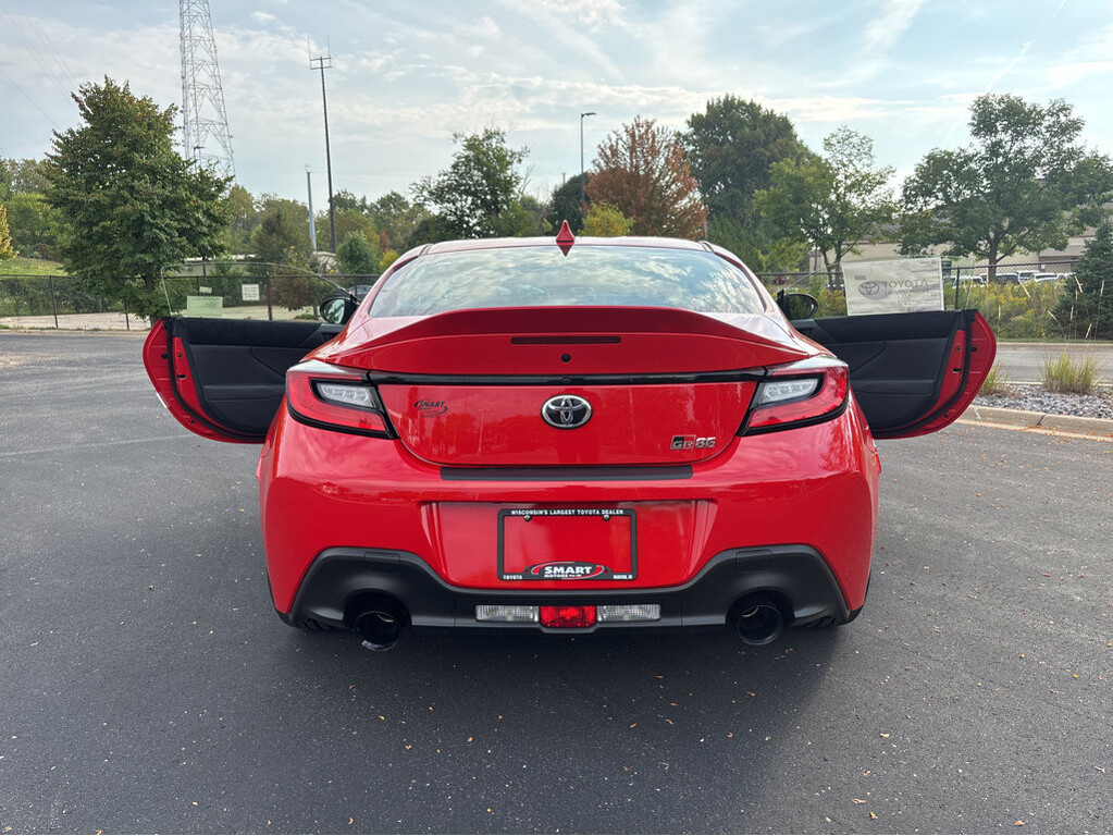 image-12 2025 Toyota GR86