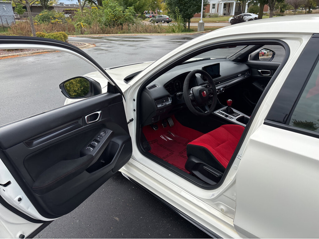 2023 Honda Civic Type R Located at Smart Motors Toyota slide-image