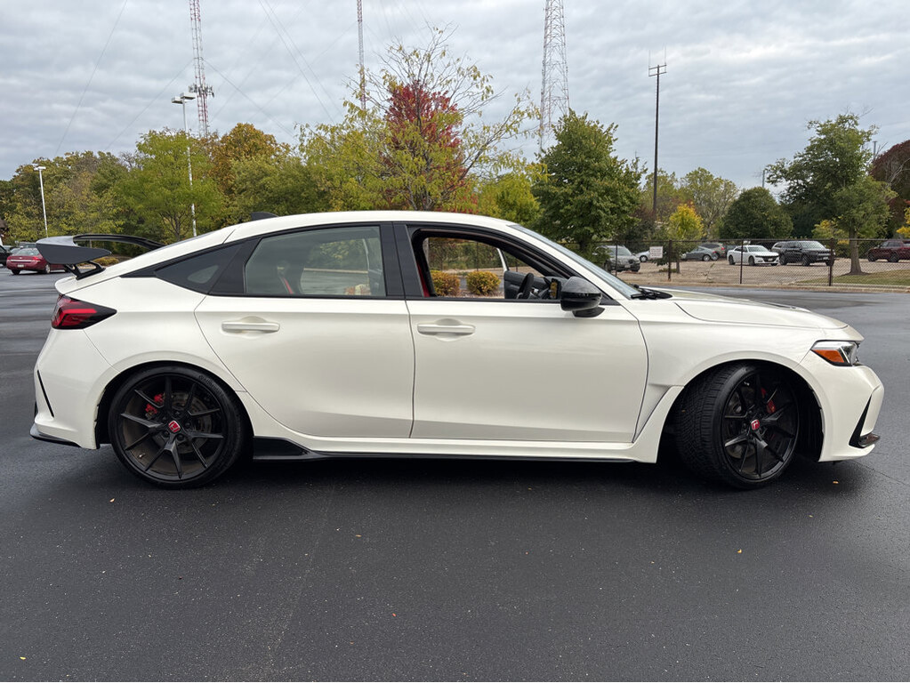2023 Honda Civic Type R Located at Smart Motors Toyota slide-image