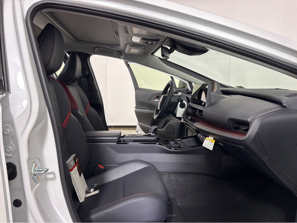 image-4 2026 Toyota Prius Plug-In Hybrid