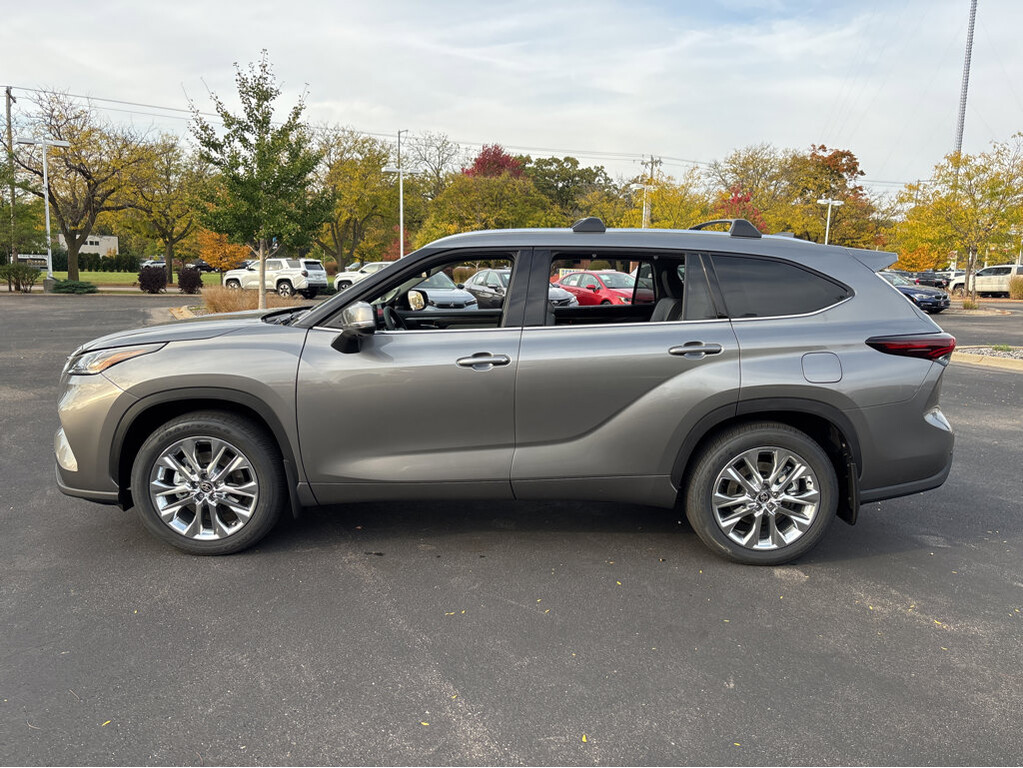 2026 Toyota Highlander Located at Smart Motors Toyota light-box-slides