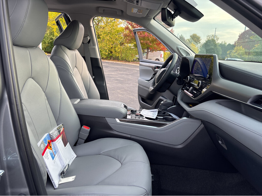 2026 Toyota Highlander Located at Smart Motors Toyota light-box-slides