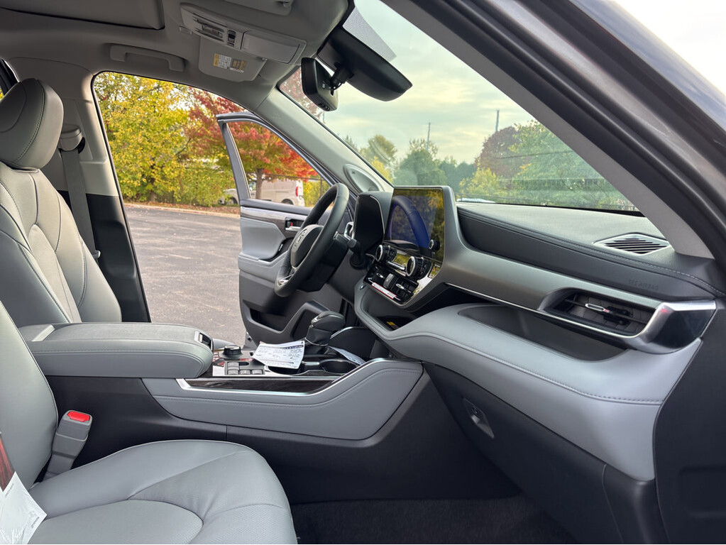 2026 Toyota Highlander Located at Smart Motors Toyota light-box-slides