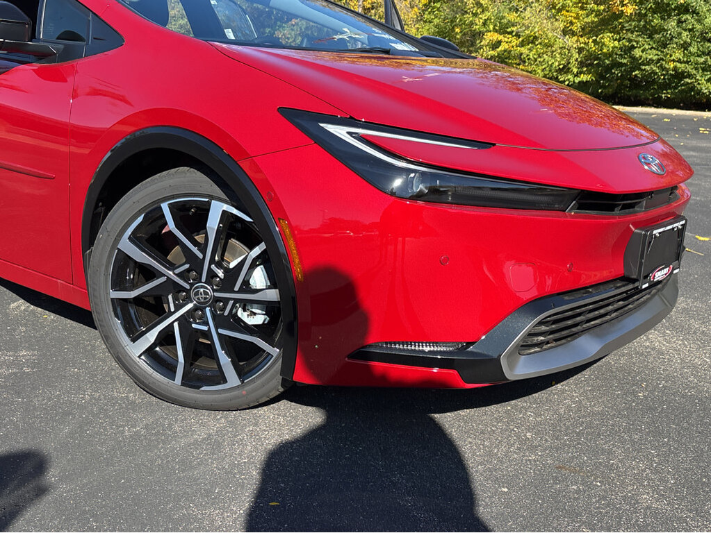 image-6 2026 Toyota Prius Plug-In Hybrid