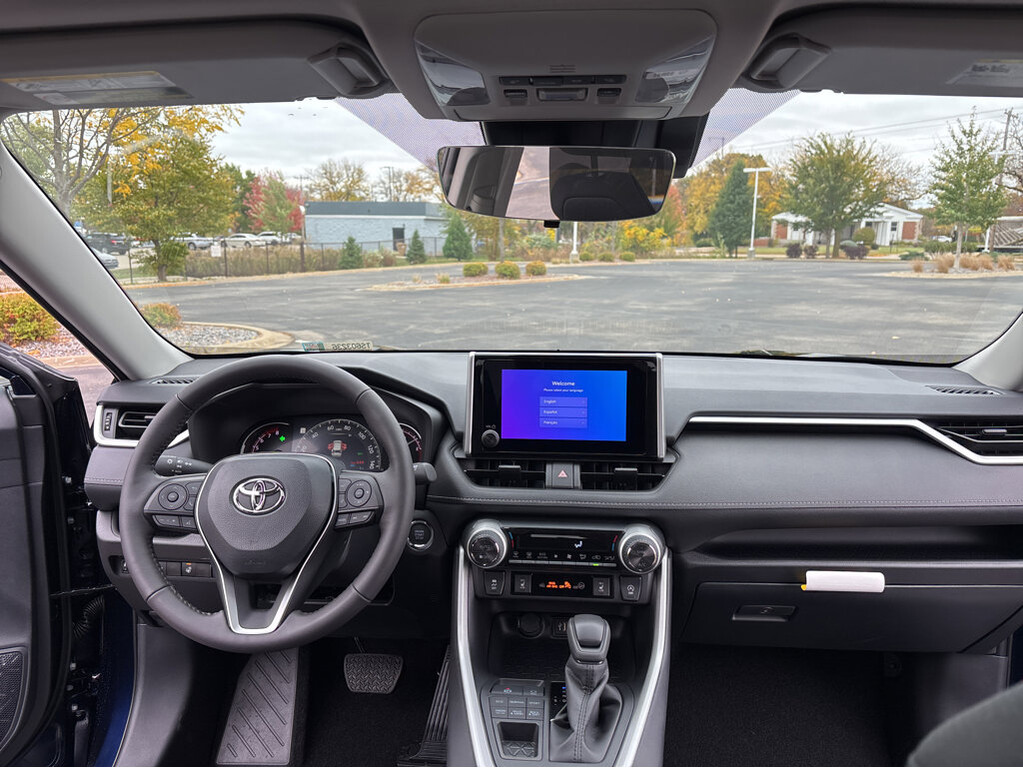 image-3 2025 Toyota RAV4