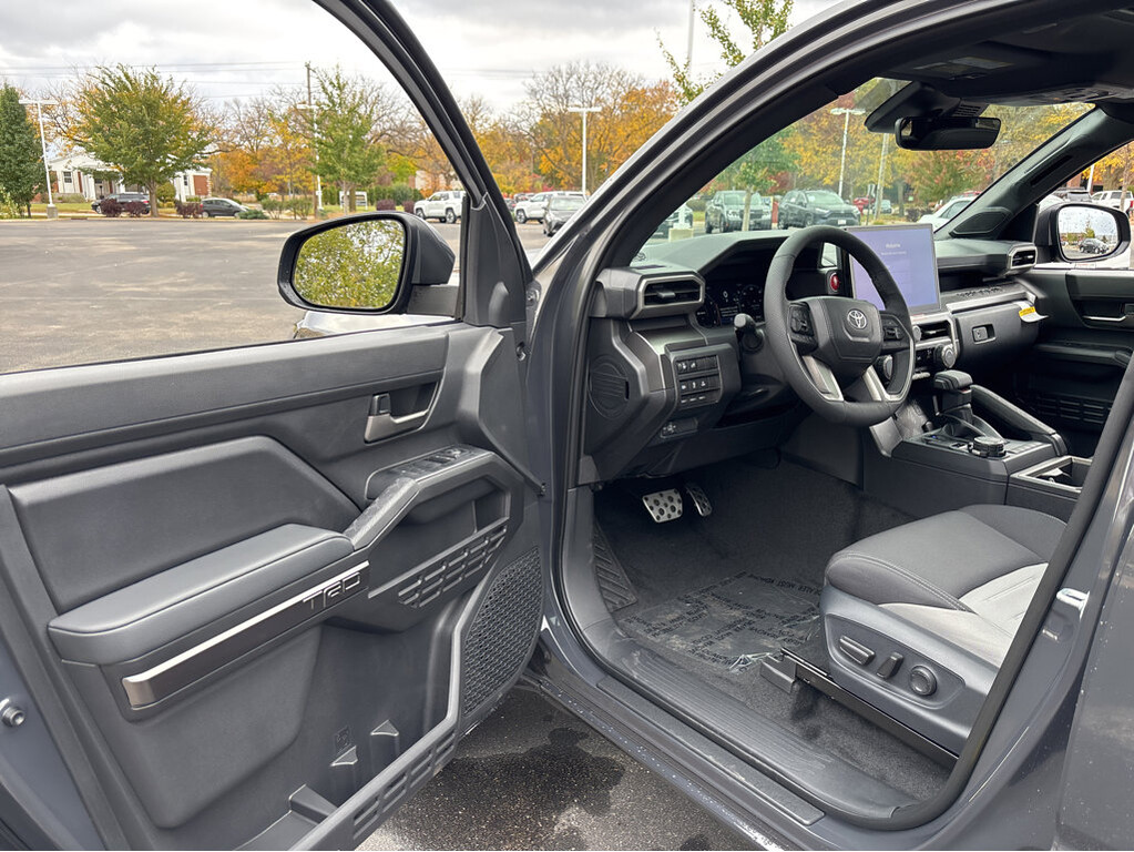 image-2 2025 Toyota Tacoma