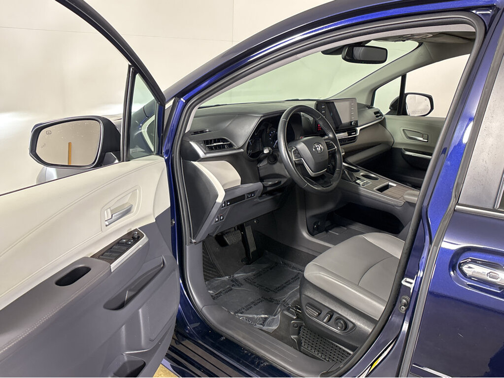 image-1 2022 Toyota Sienna