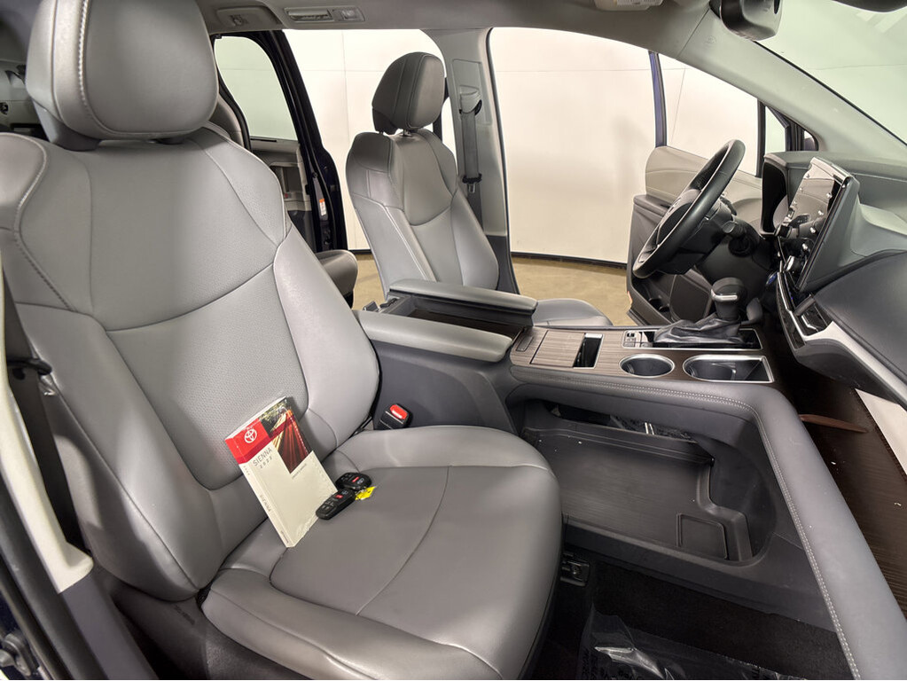 image-4 2022 Toyota Sienna