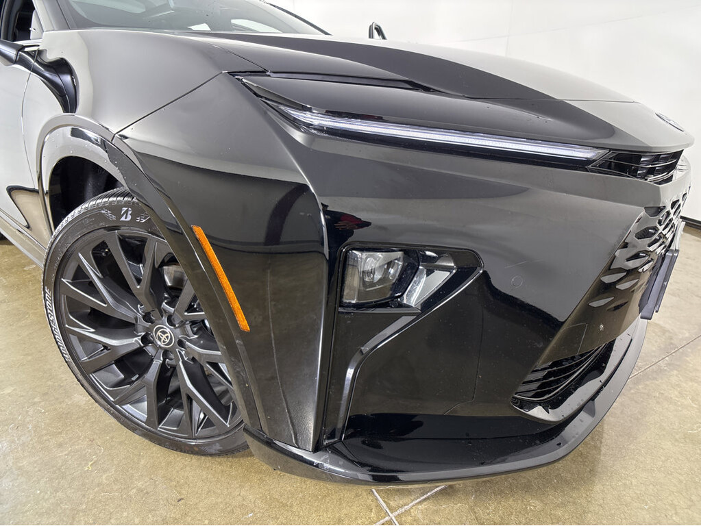 2025 Toyota Crown Signia Located at Smart Motors Toyota slide-image