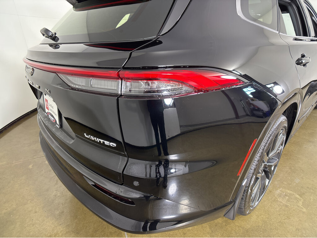 2025 Toyota Crown Signia Located at Smart Motors Toyota slide-image